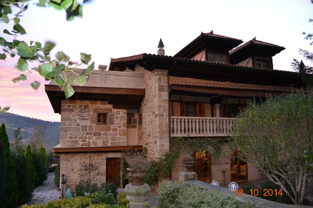 Palacio De Trasvilla Escobedo Ngoại thất bức ảnh